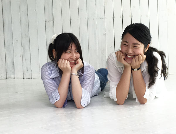 小野写真館の現場見学をするインターンシップ学生